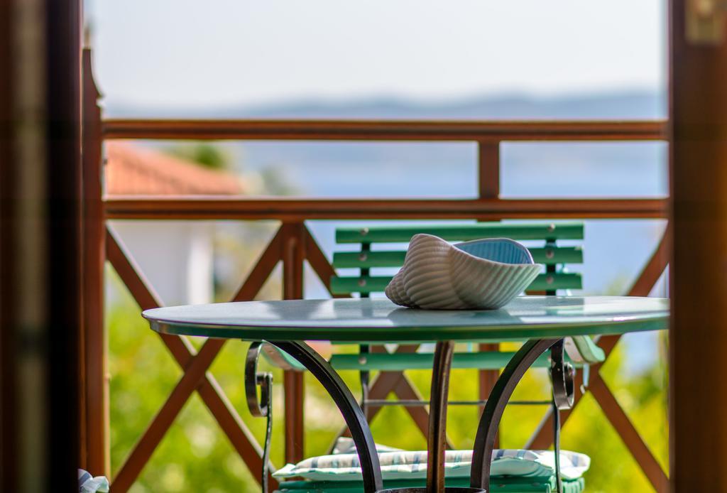 Hotel Niriides Ammouliani Esterno foto